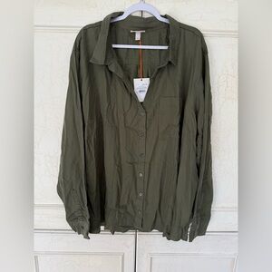 ✨NWT ✨ 4x Women’s button up Olive Green Shirt